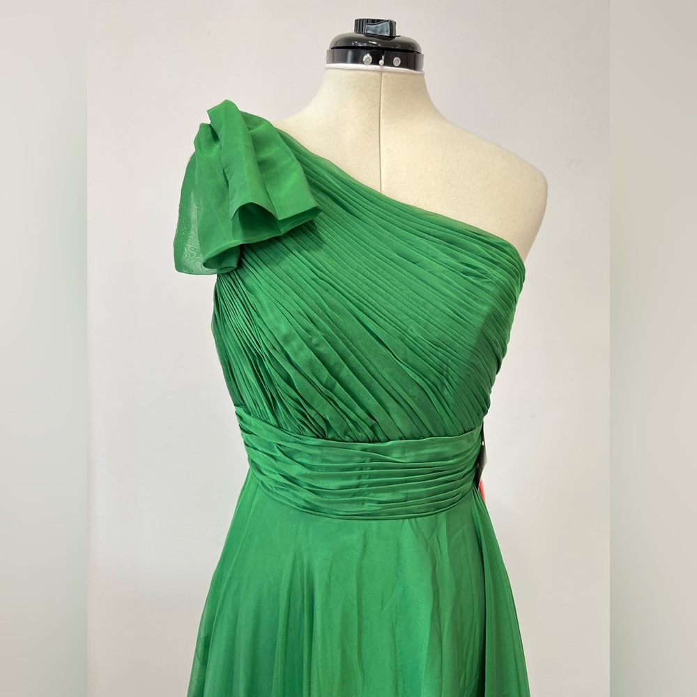 Mac Duggal Chiffon Pleated Asymmetrical Neck Shoulder Bow Gown - Picture 4 of 9